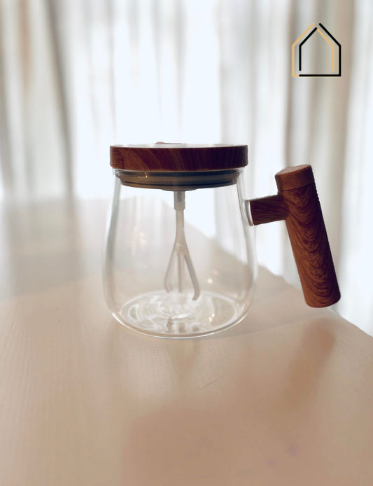 Tasse auto-mélangeuse électrique