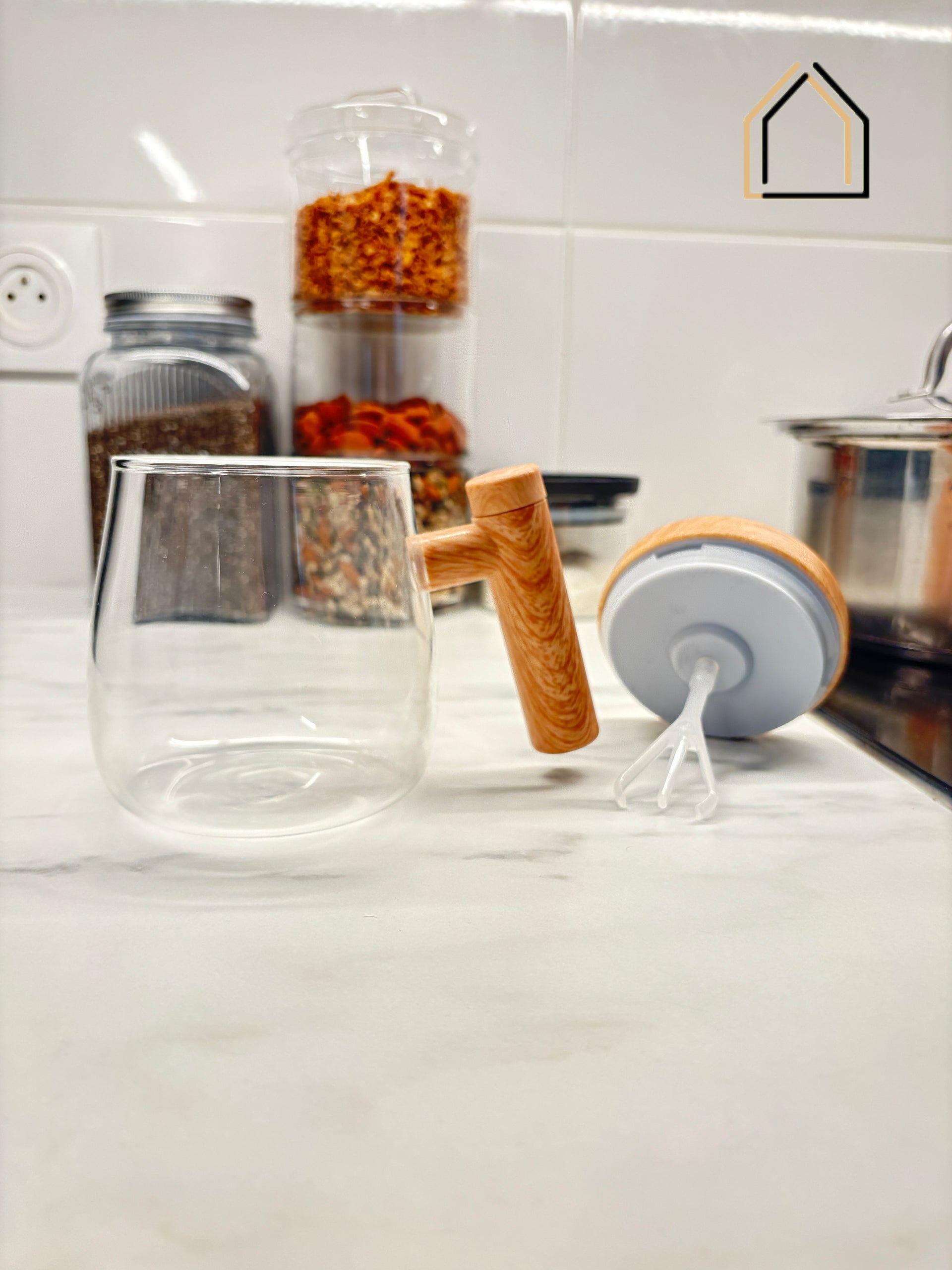 Tasse auto-mélangeuse électrique